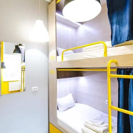 Stories Hub Hostel بيت شباب *