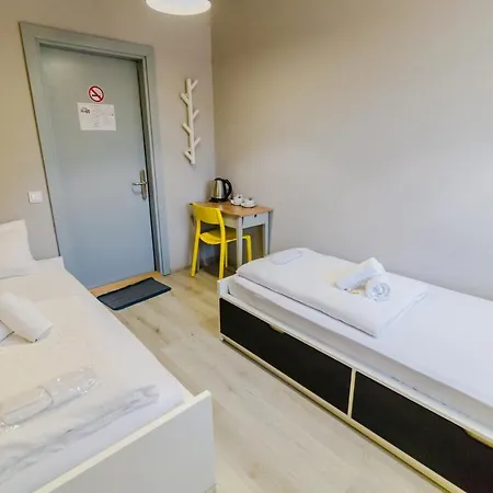 Stories Hub Hostel Λβιβ